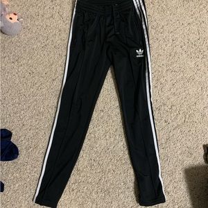 Adidas joggers, tapered leg with zippers